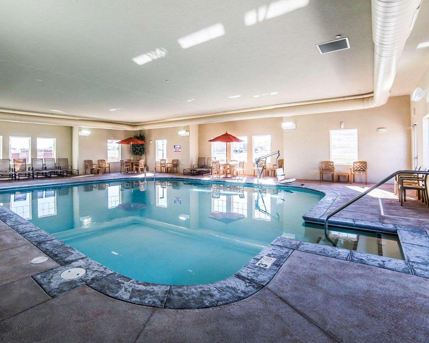 swimming pool spa
