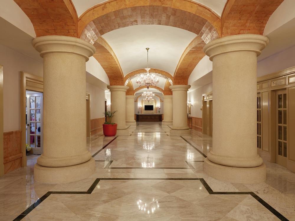 lobby