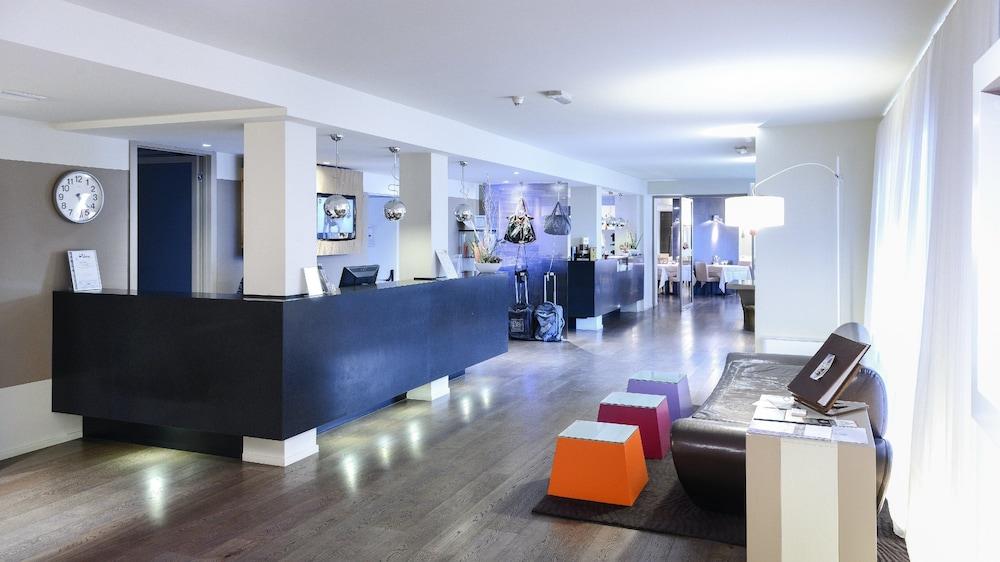 lobby