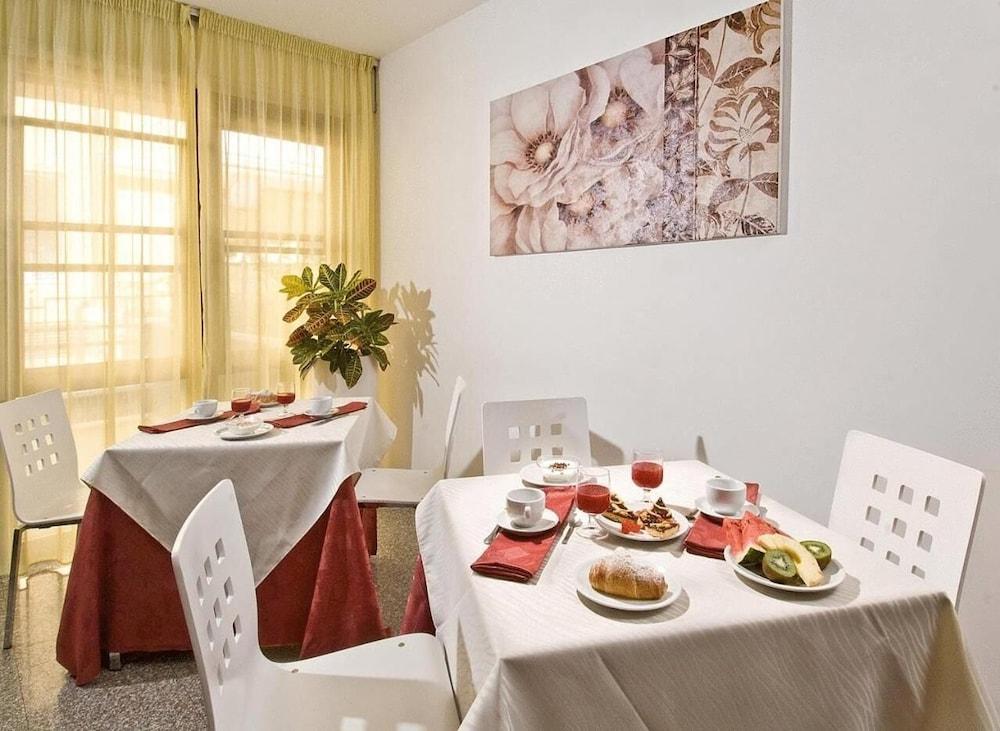 restaurant-cafeteria