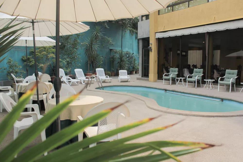 swimming pool spa