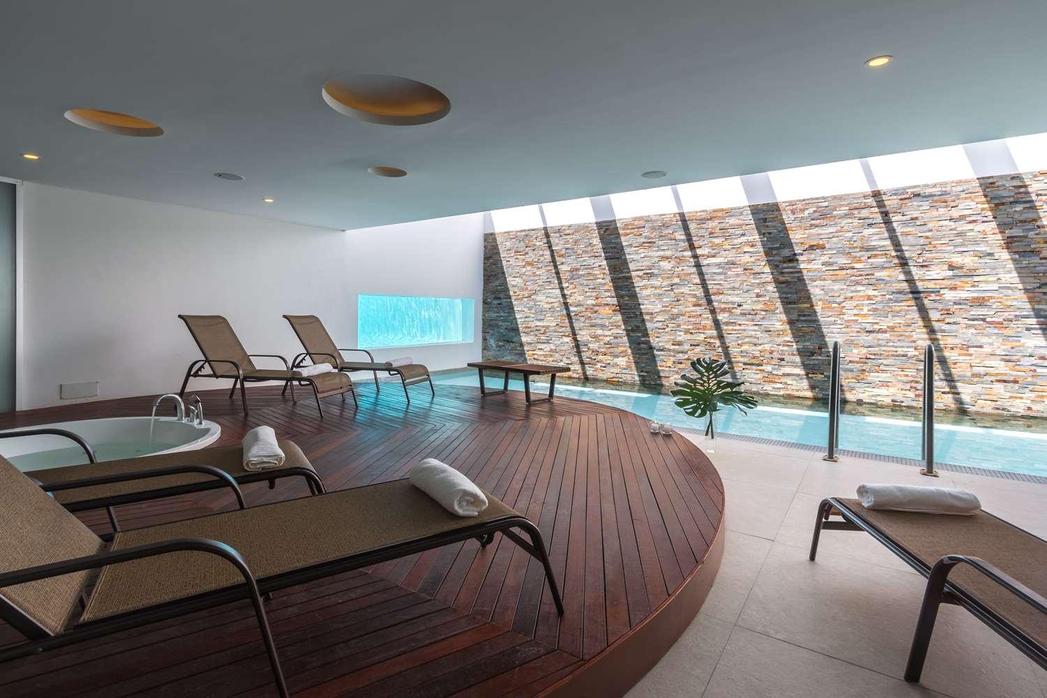 swimming pool spa