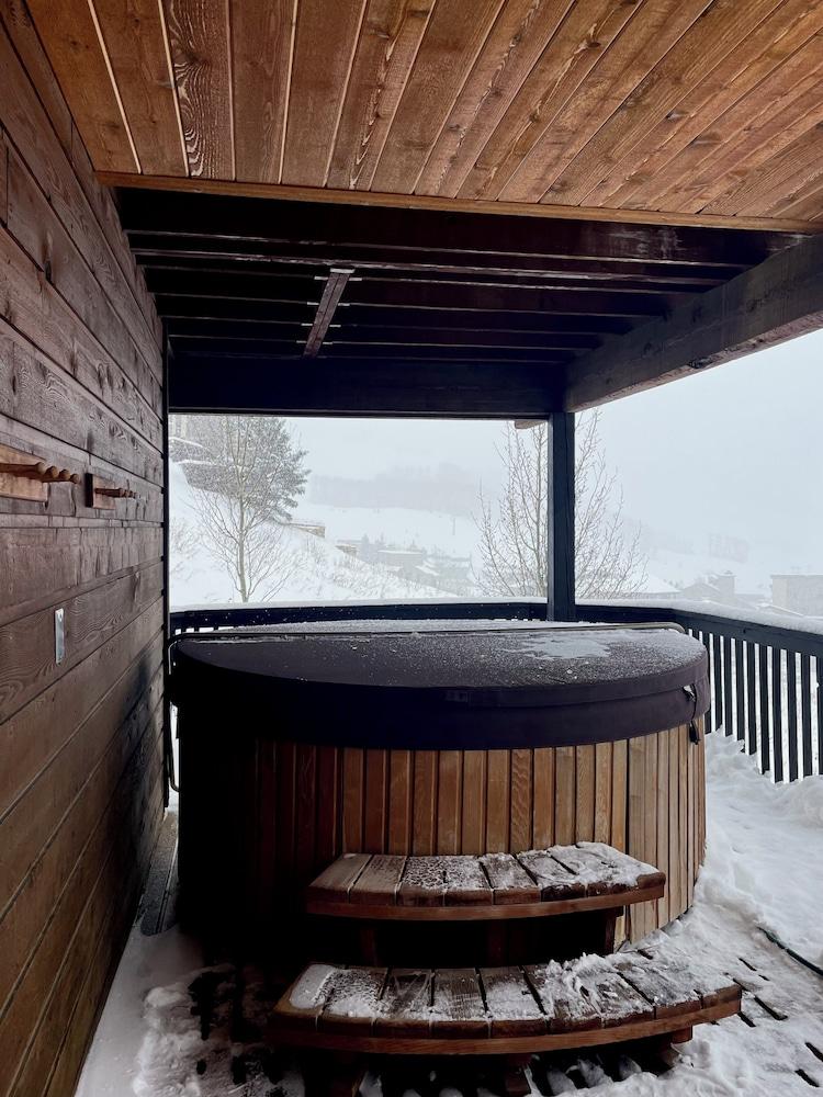 swimming pool spa