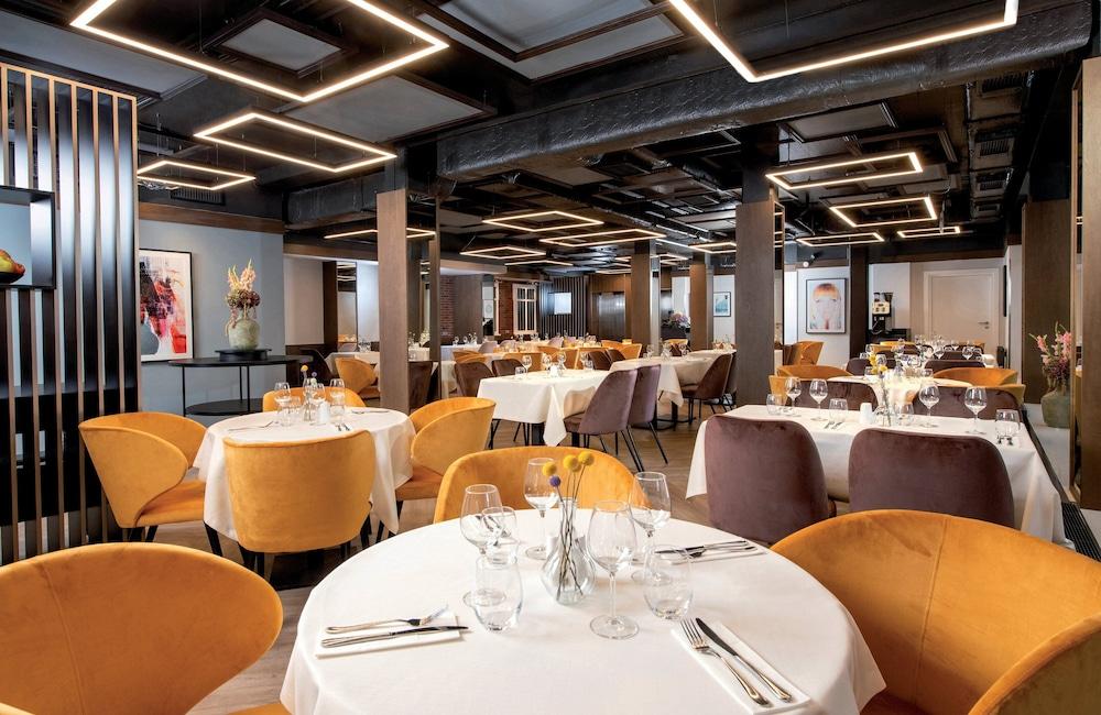 restaurant cafeteria
