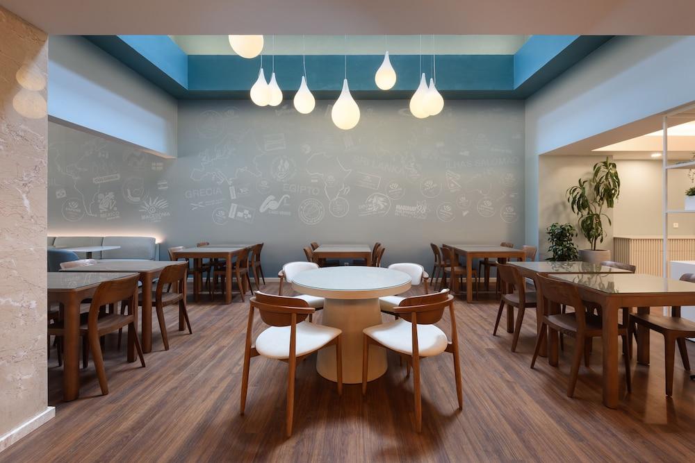 restaurant cafeteria