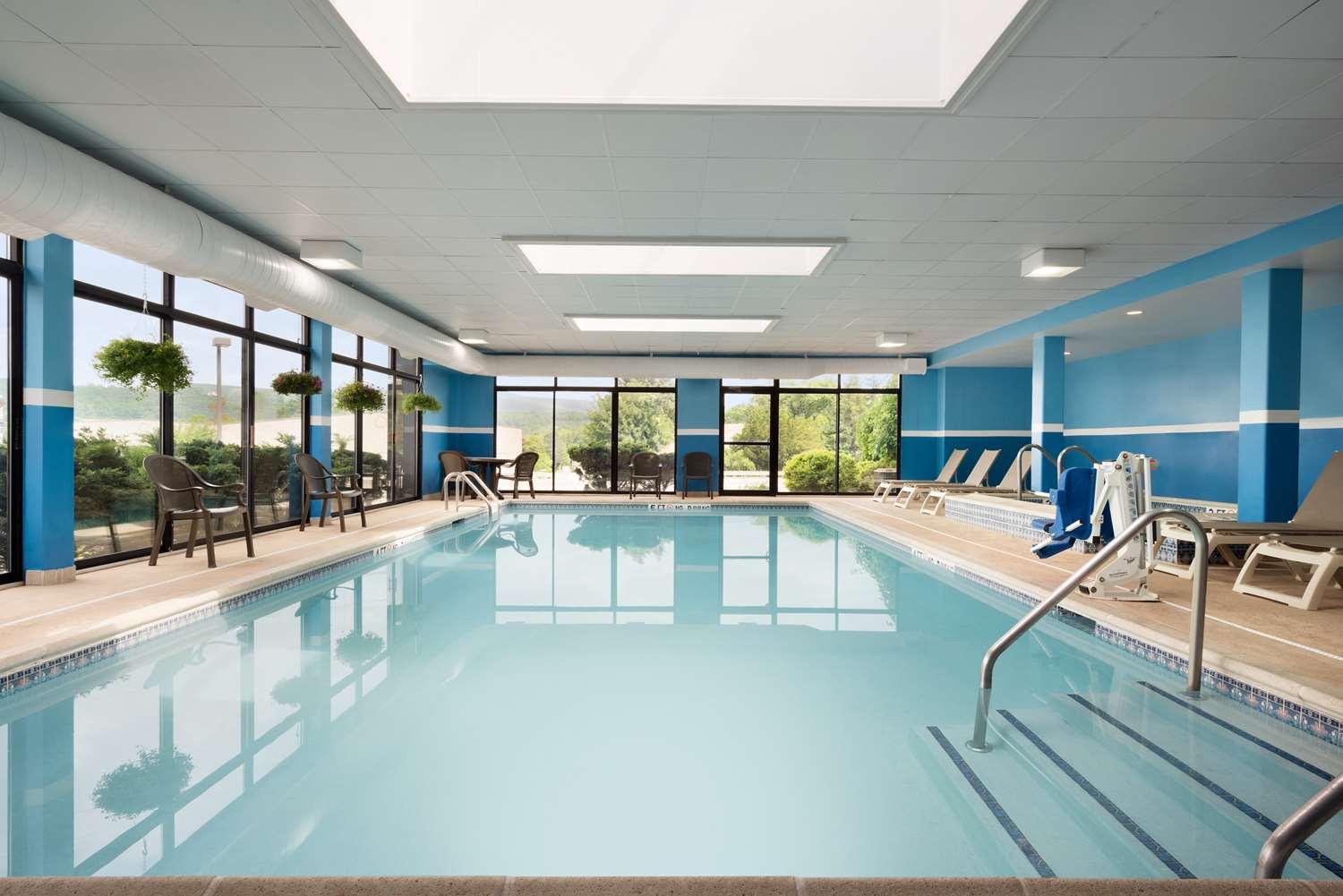swimming pool spa