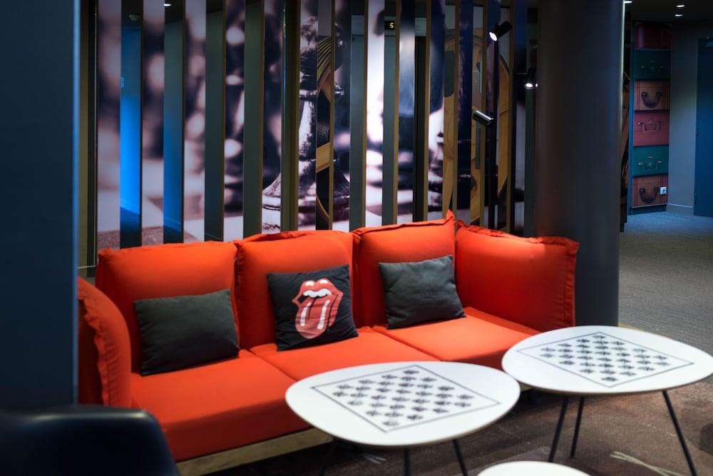 lounge