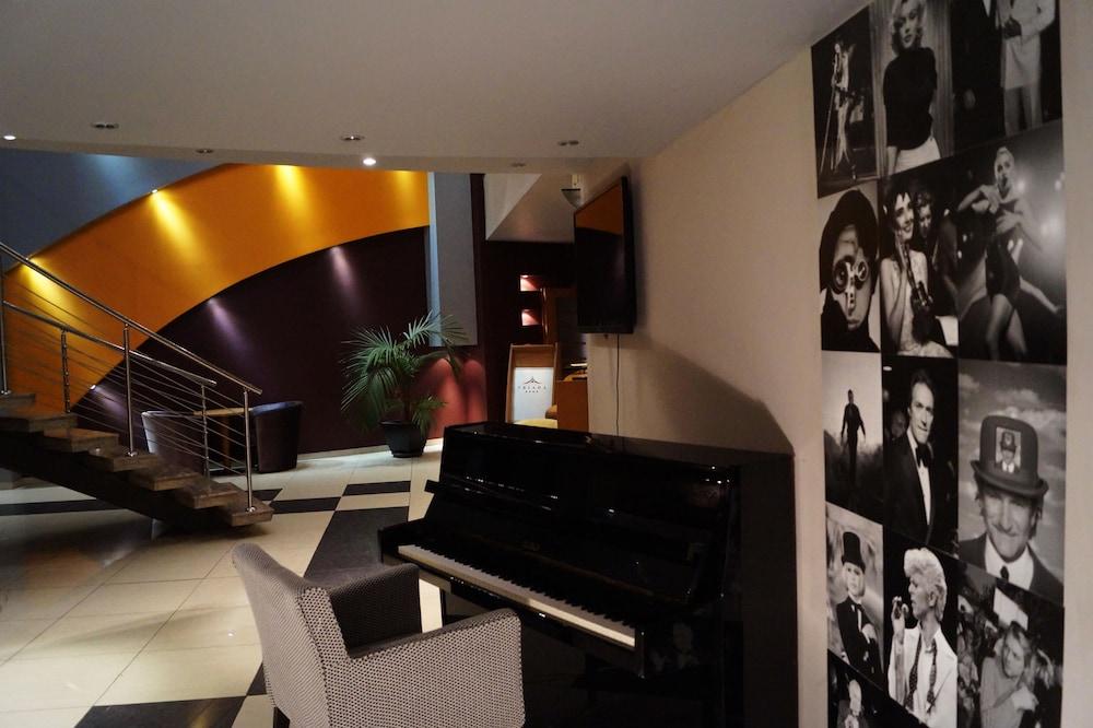 lounge