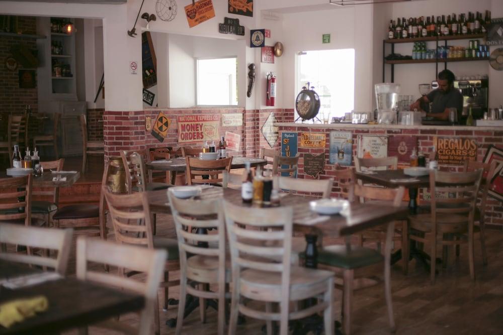restaurant cafeteria