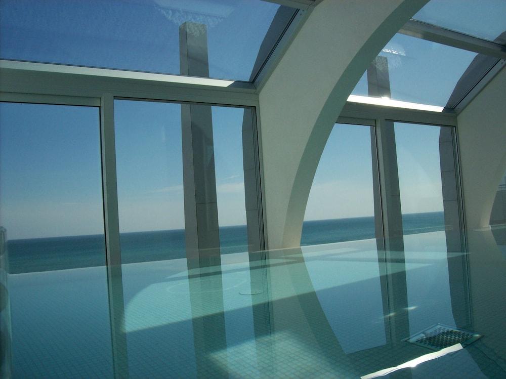 swimming pool spa