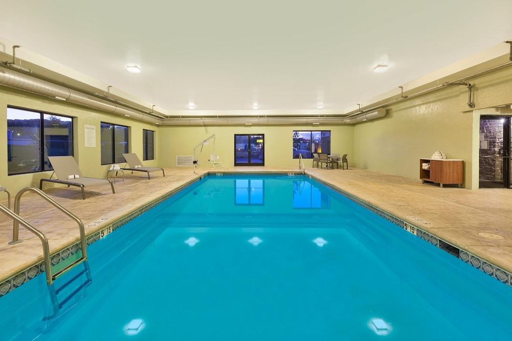 swimming pool spa