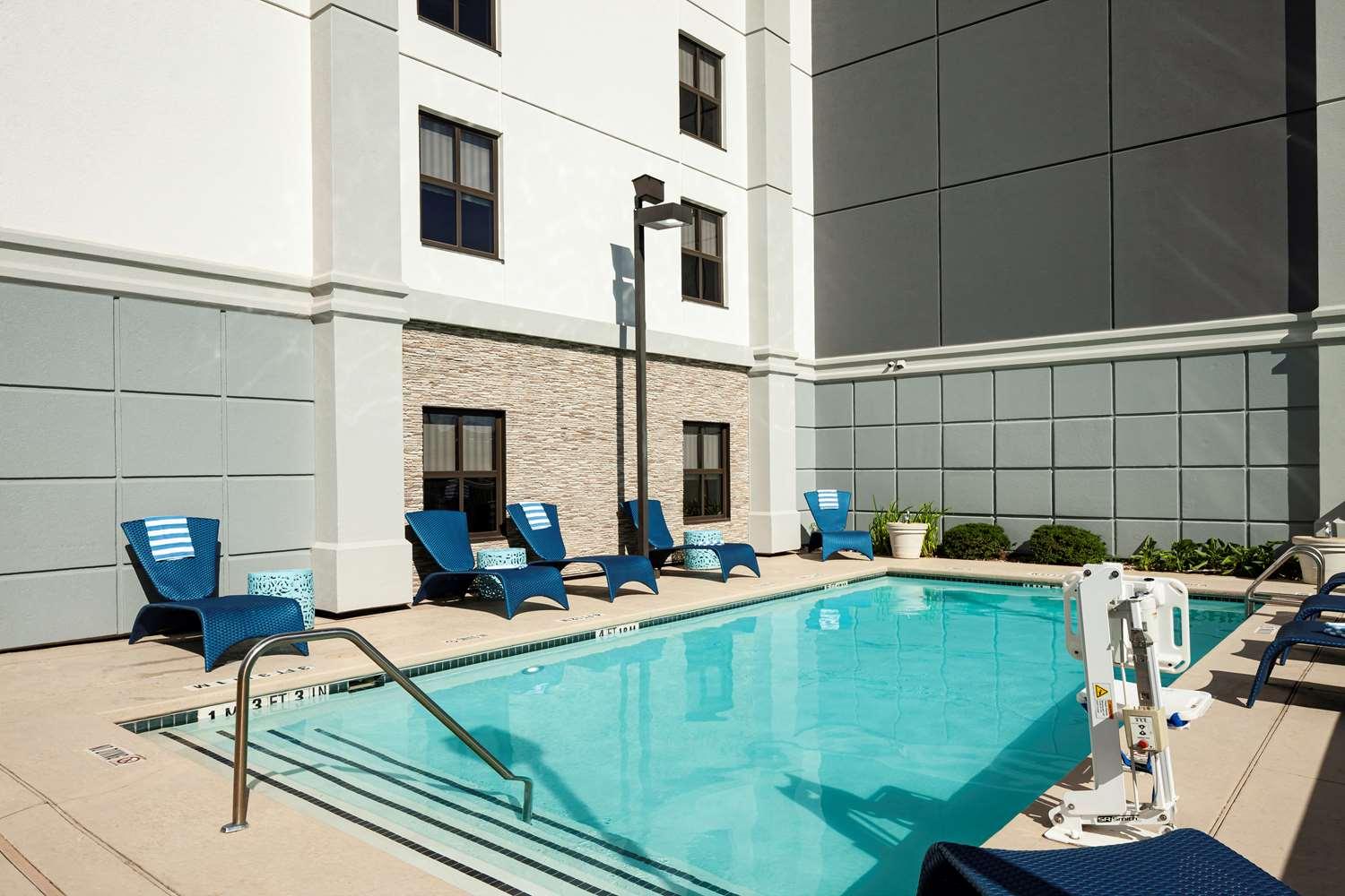 swimming pool spa