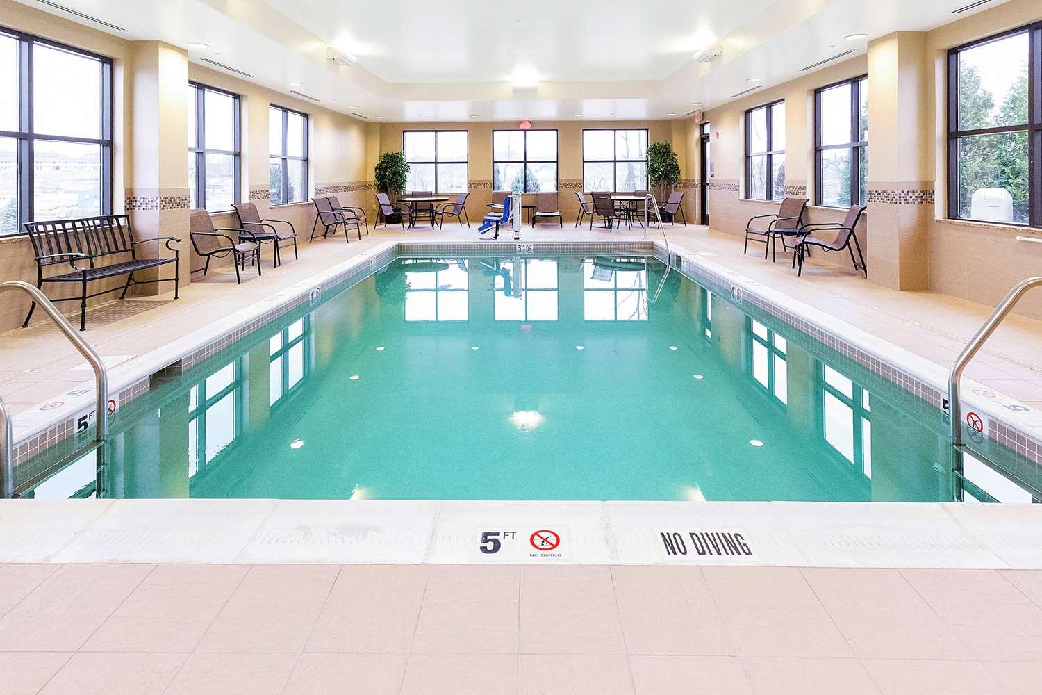 swimming pool spa