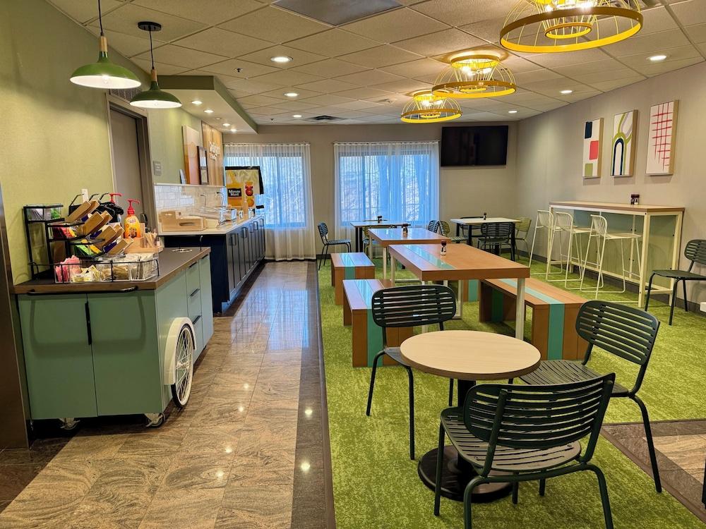 restaurant cafeteria