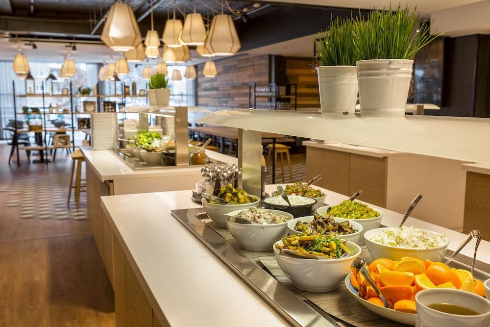restaurant cafeteria