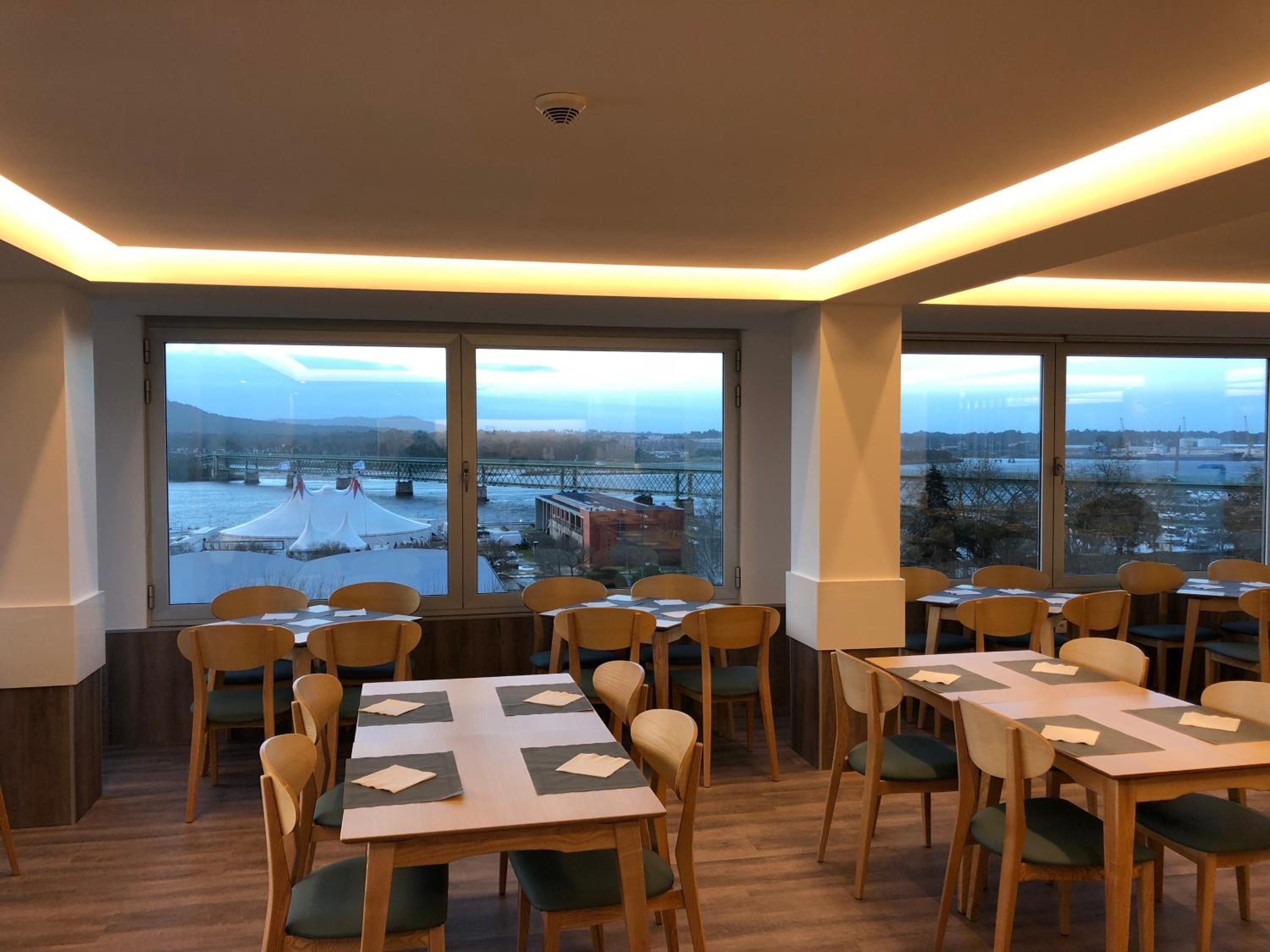 restaurant cafeteria