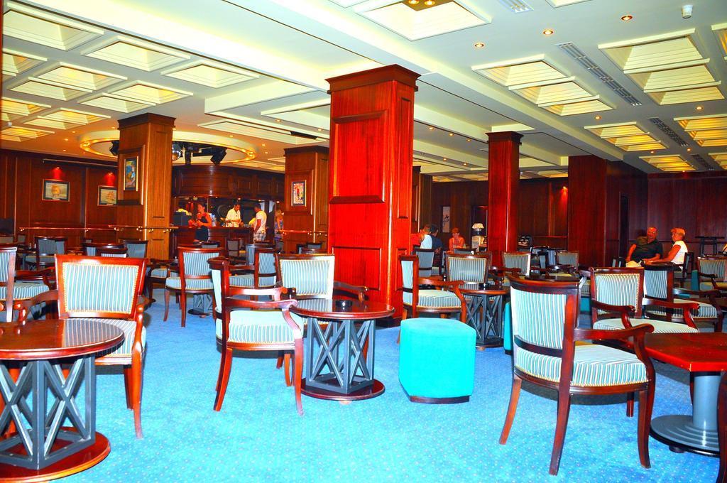 restaurant cafeteria