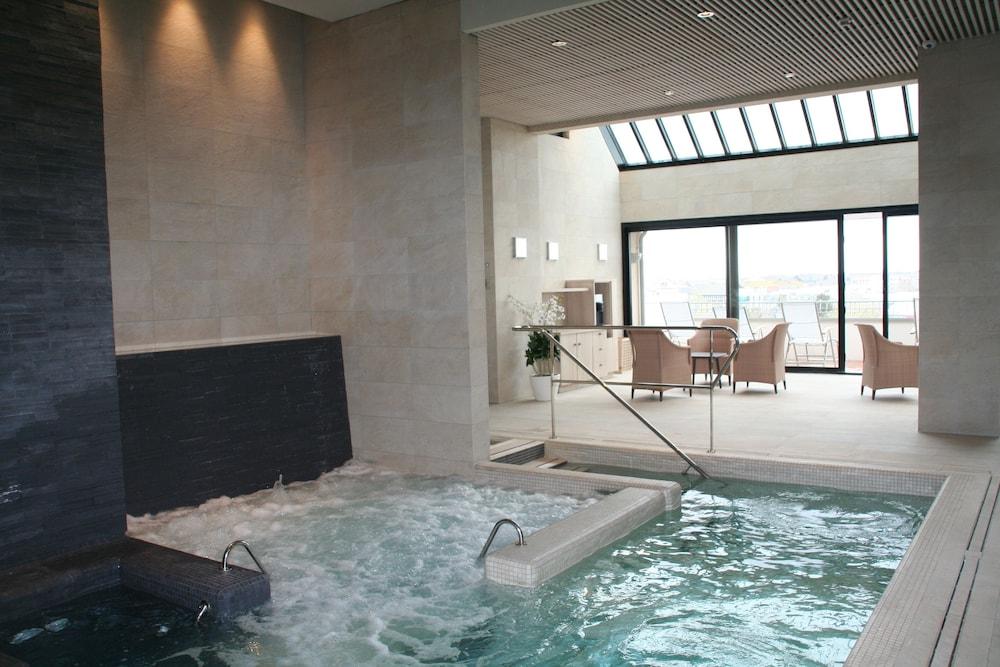 swimming pool spa