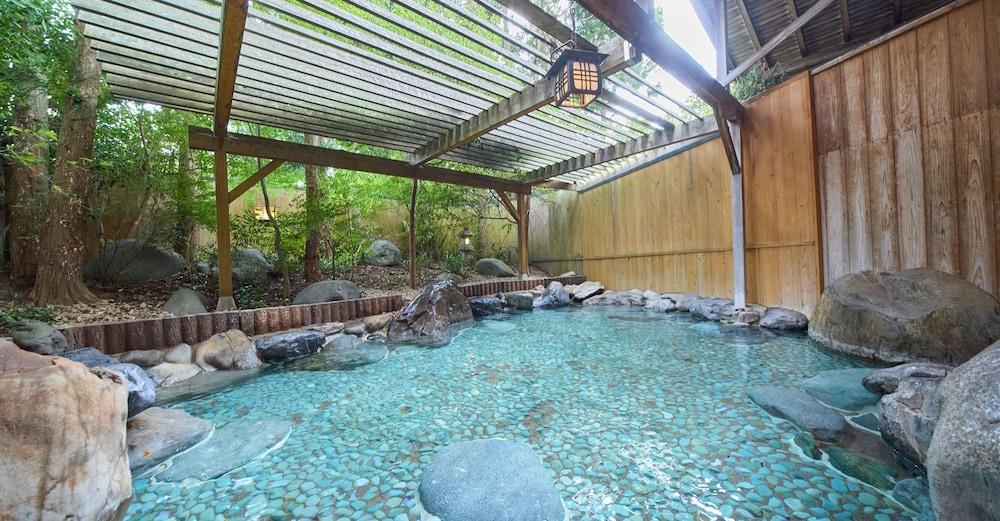 swimming pool spa