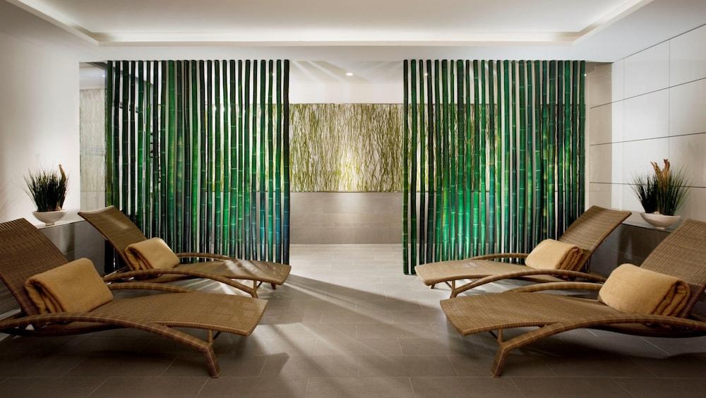 swimming pool spa