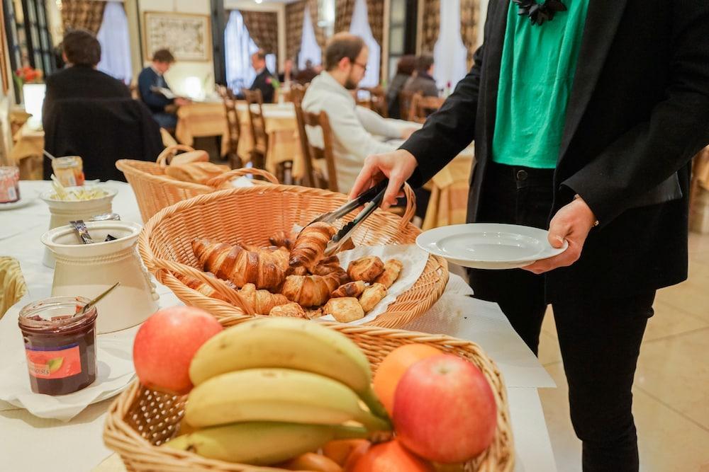 restaurant-cafeteria