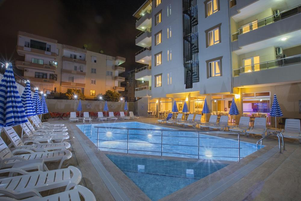 swimming pool spa