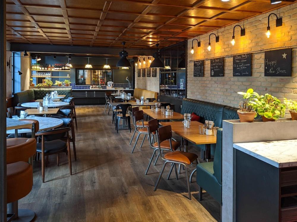 restaurant cafeteria