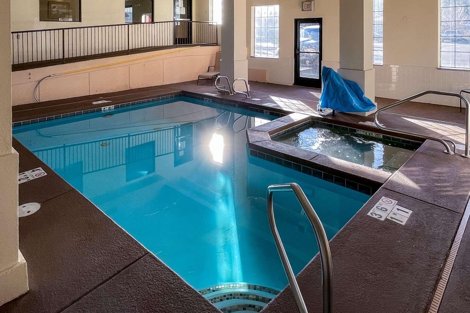 swimming pool spa