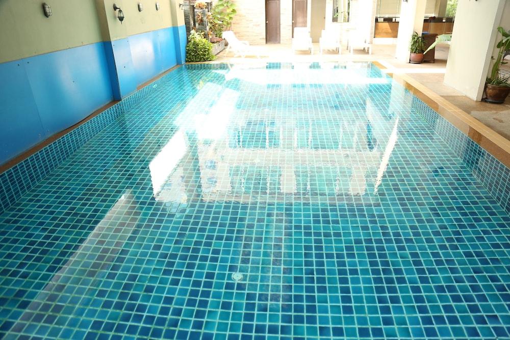 swimming pool spa
