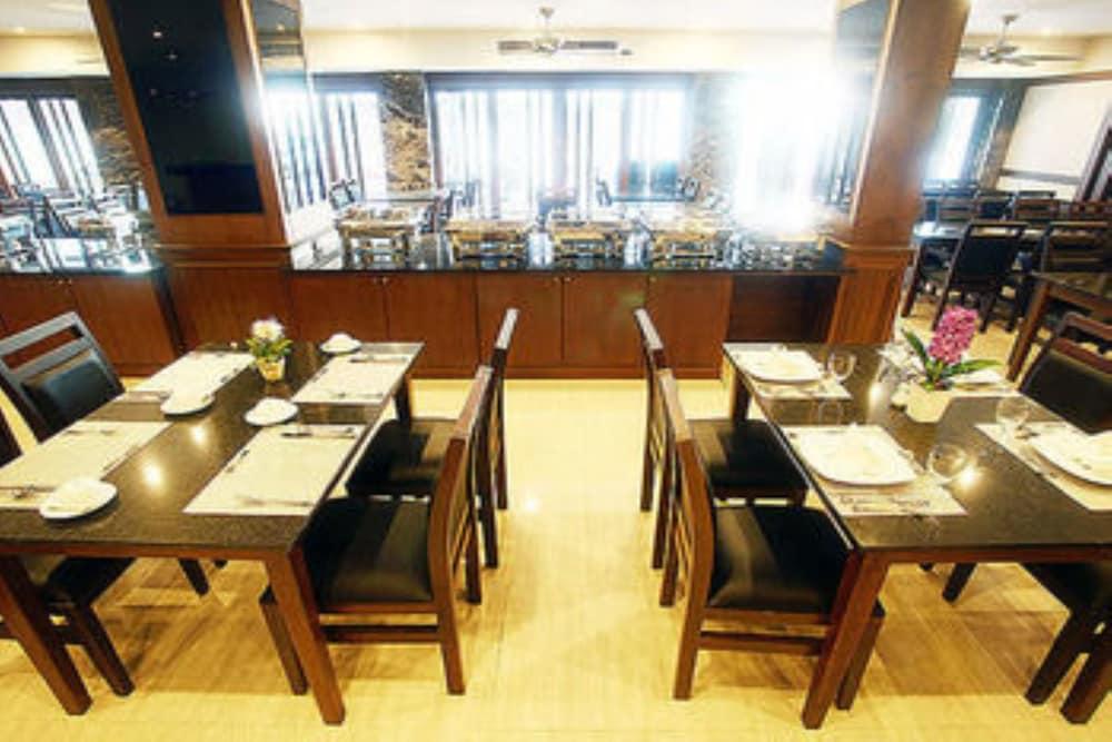 restaurant cafeteria