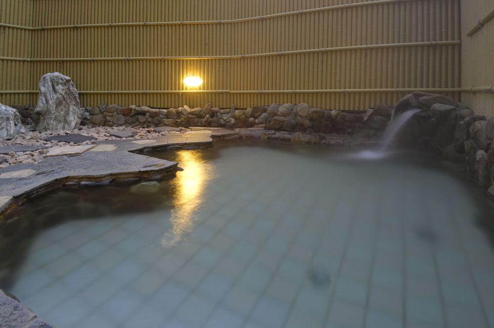 swimming pool spa