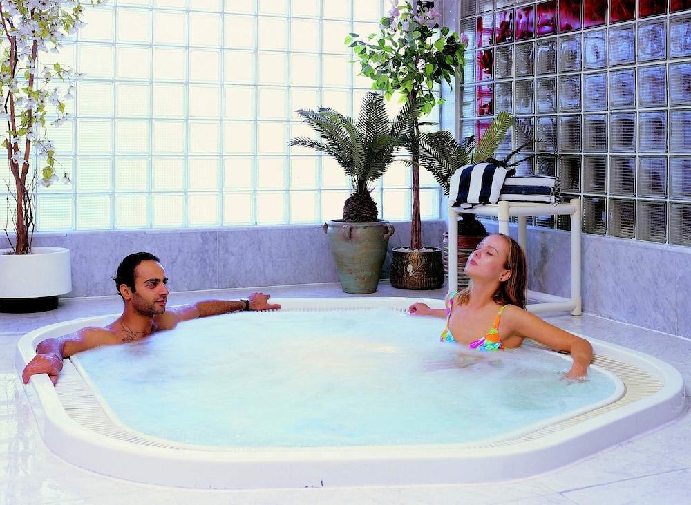 swimming pool spa