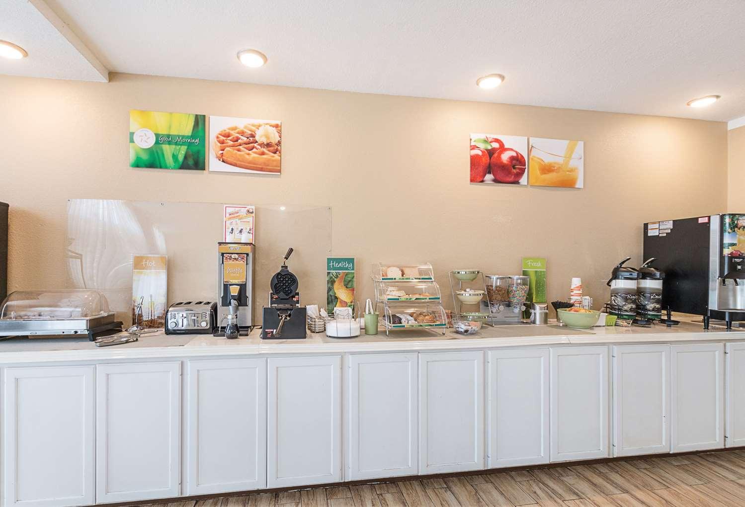 restaurant cafeteria
