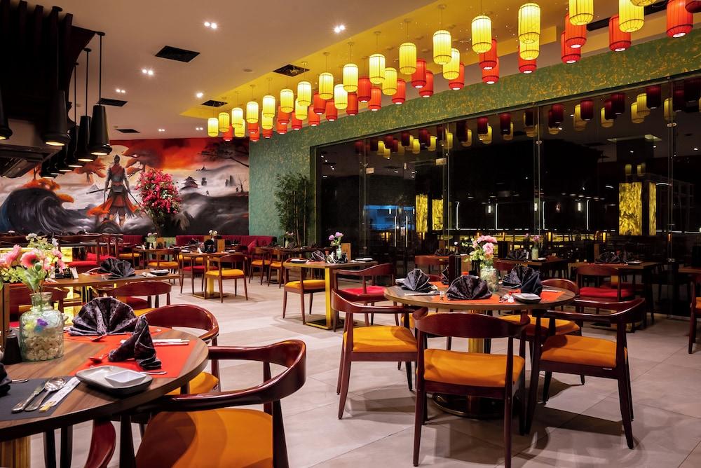 restaurant cafeteria