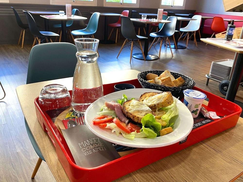restaurant-cafeteria