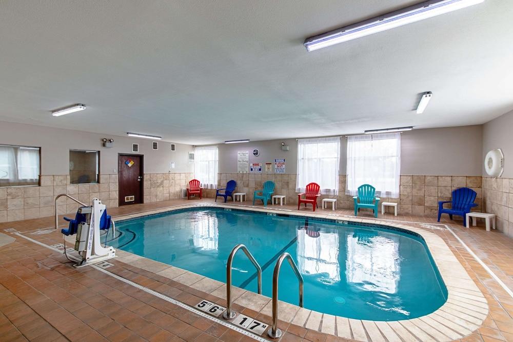 swimming pool spa