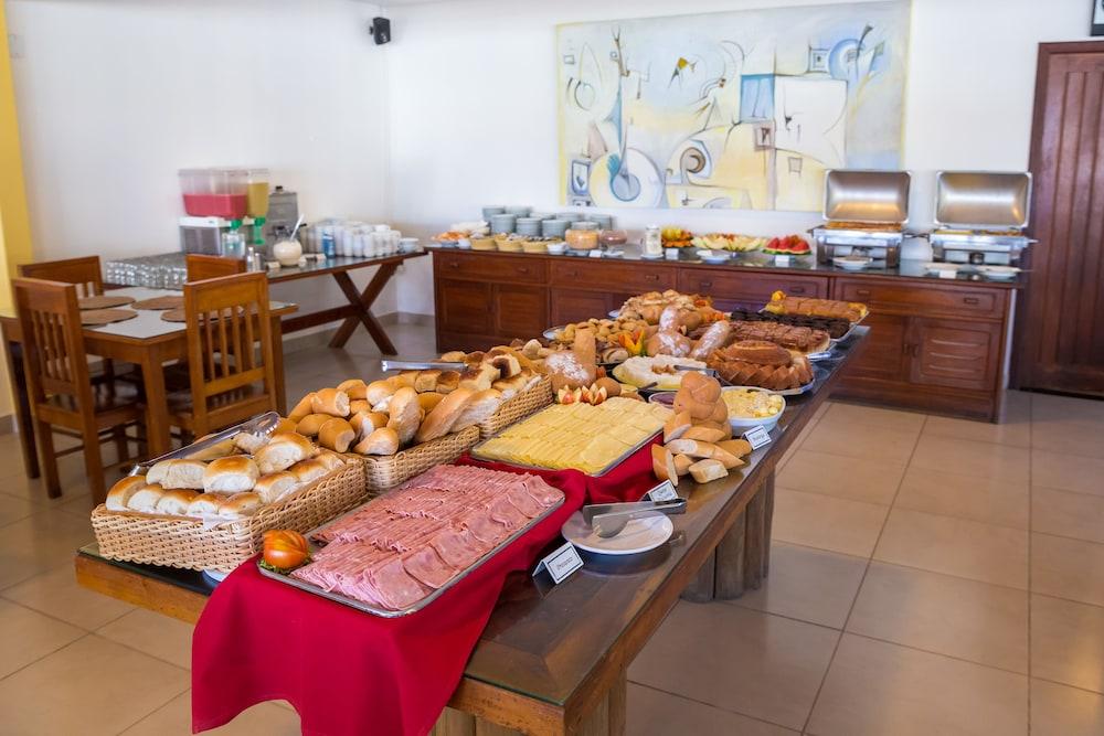 restaurant-cafeteria