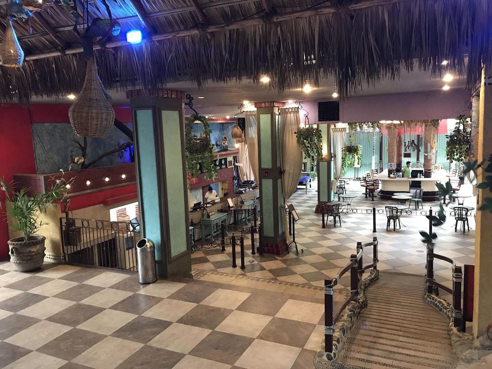 restaurant cafeteria