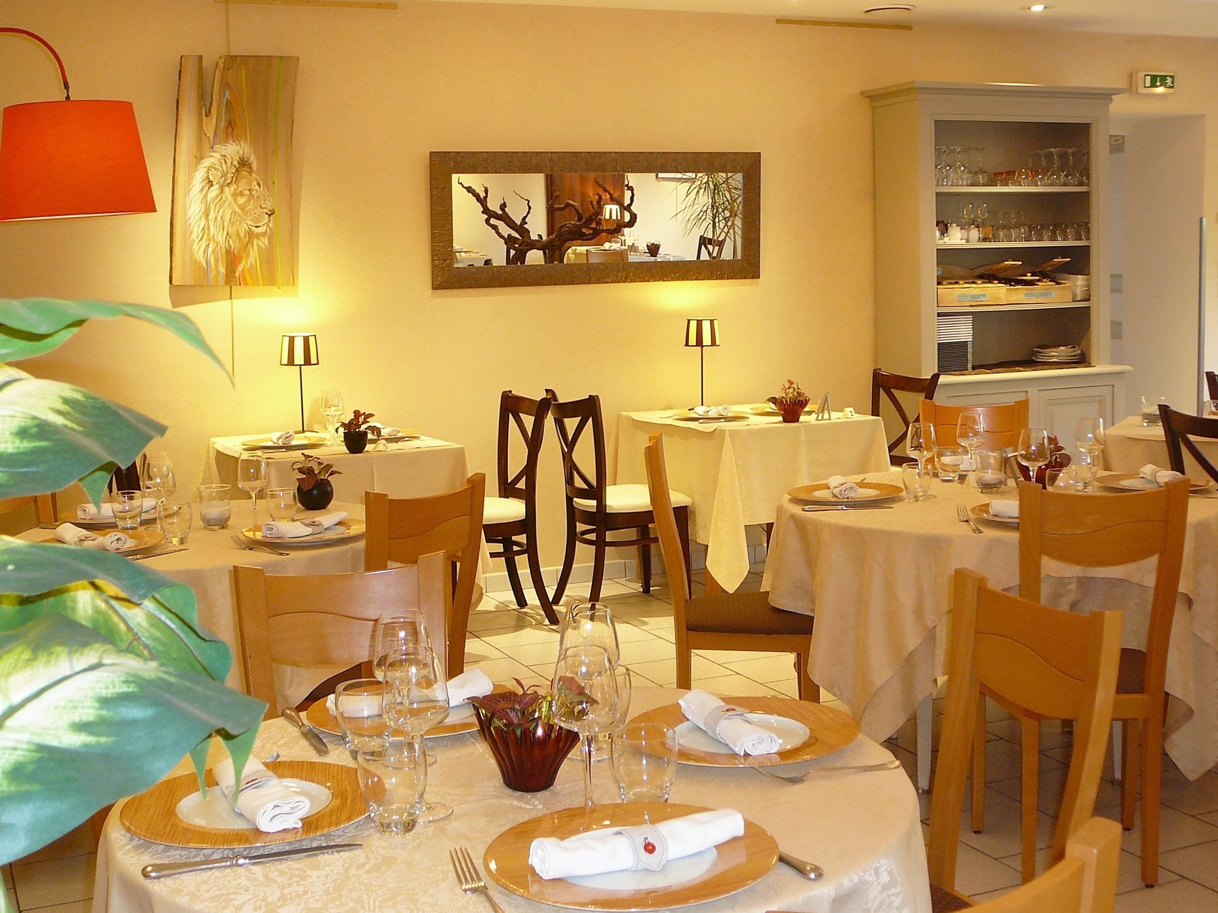 restaurant cafeteria