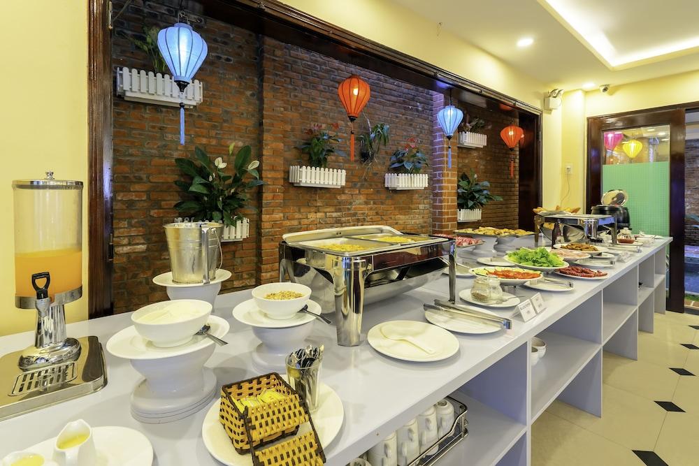 restaurant cafeteria