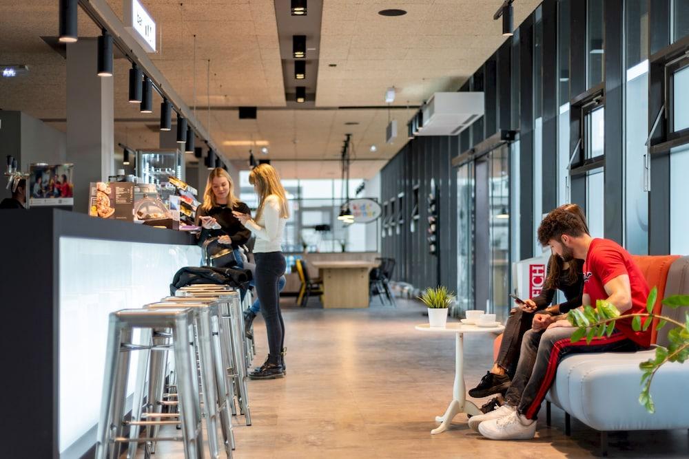 restaurant-cafeteria