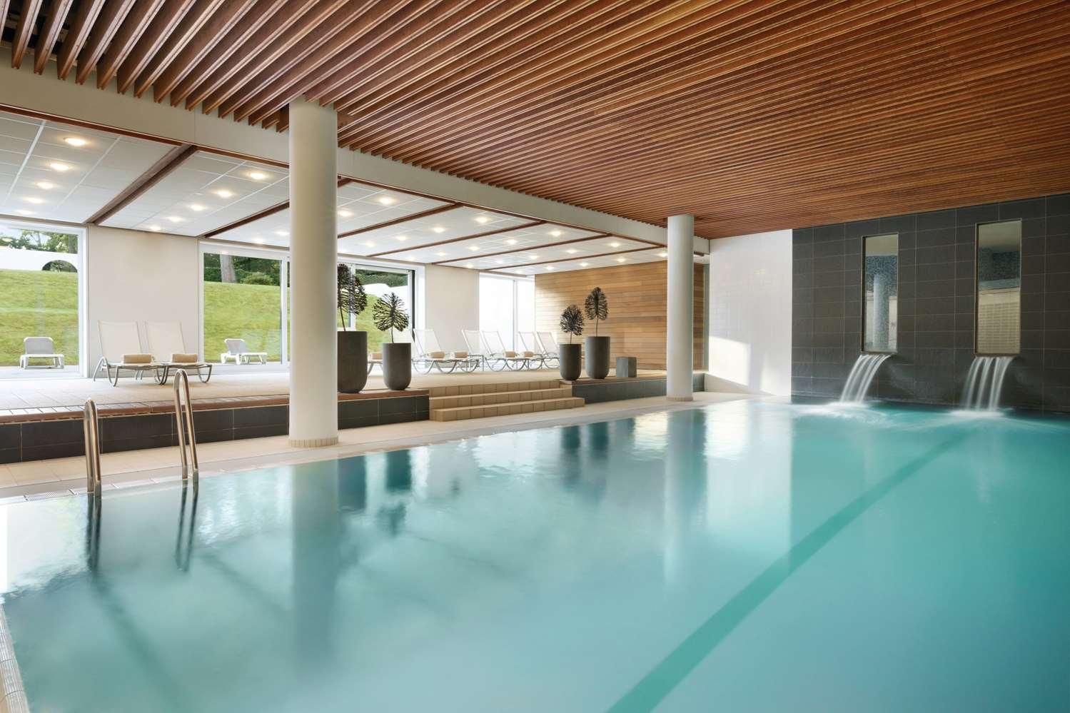 swimming pool spa