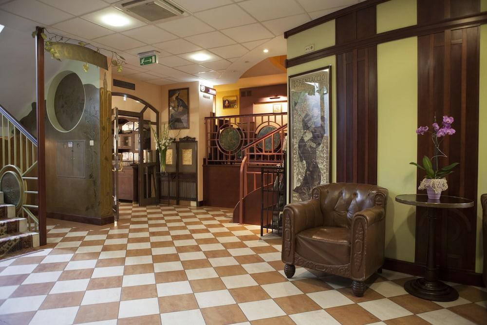 lobby