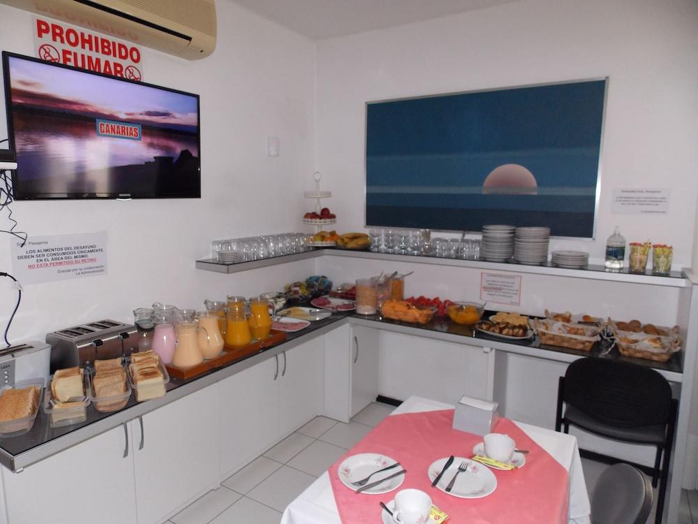 restaurant-cafeteria