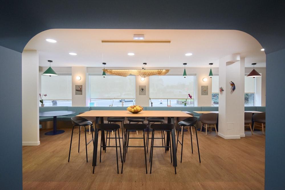 restaurant cafeteria