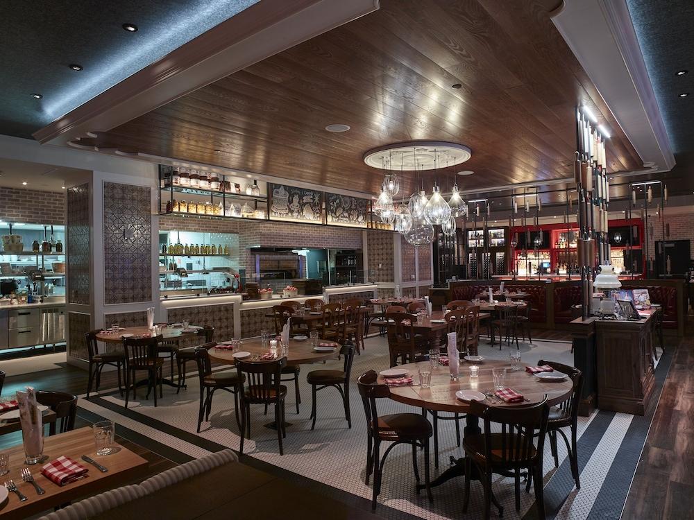 restaurant cafeteria