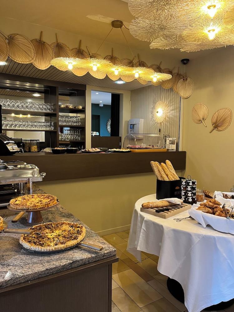 restaurant cafeteria