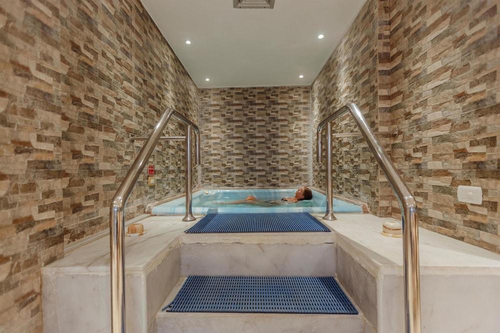 swimming pool spa
