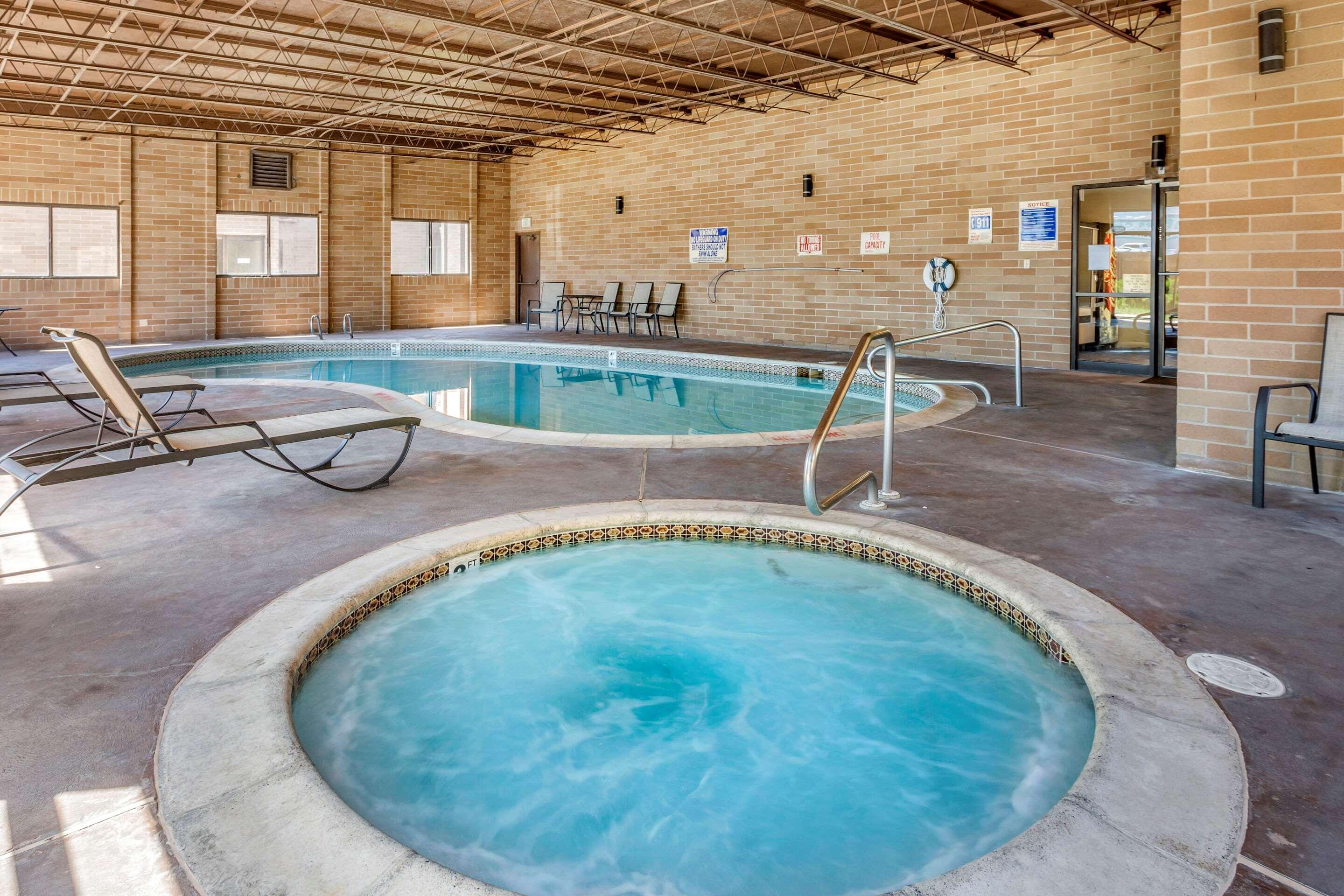 swimming pool spa