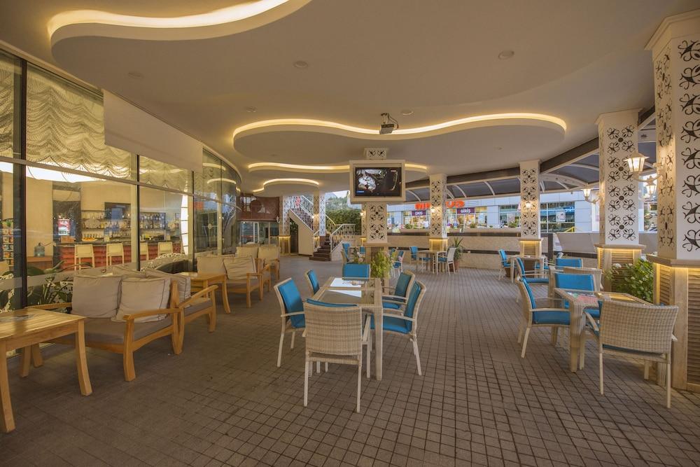 restaurant cafeteria